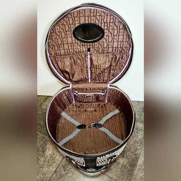 Henri bendel disturbed hatbox wheelie with hb heart keychain purse charm - Picture 7 of 12